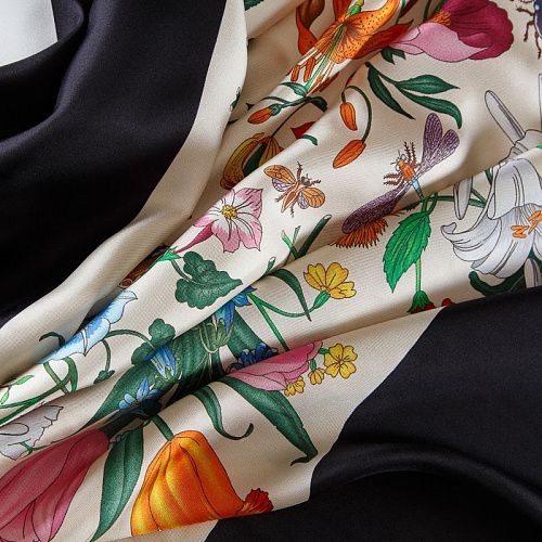 Шелк твил Gucci Flora платочный купон 064-19152 черный бордюр