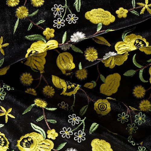 Бархат с вышивкой 002-04256 черный