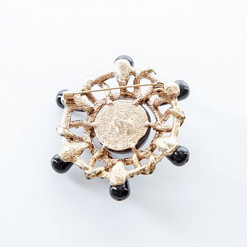 Брошь декоративная d60 мм стразы ACS0479 золотой/черный