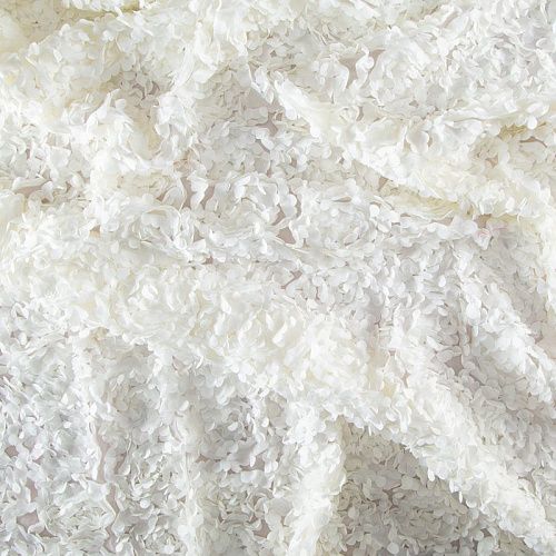 Объемная вышивка на сетке 010-20046 молочный